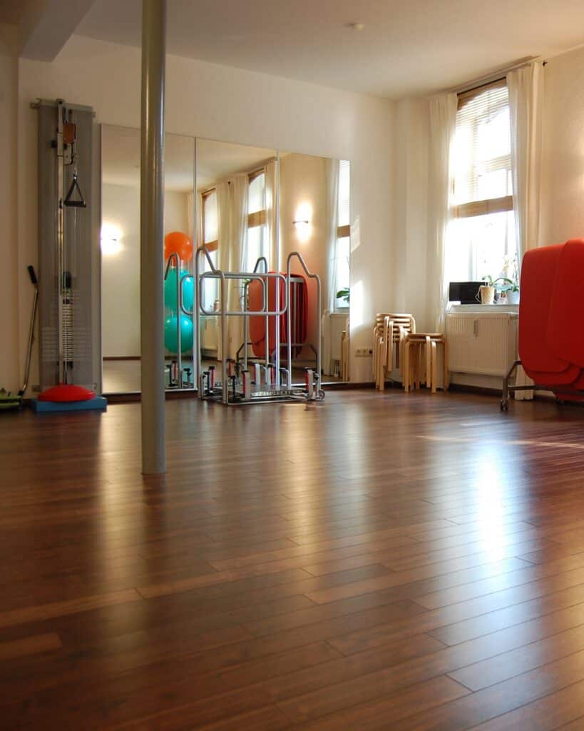 Die Praxis Physiotherapie Und Osteopathie Hannover Linden Mitte TherapieZeitRaum | die Osteopath:innen in Hannover